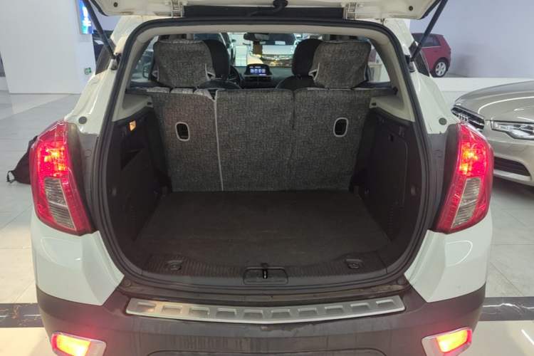 Used Buick Encore 2014 1.4T Automatic Two-Wheel Drive Urban Elite Model Trunk
