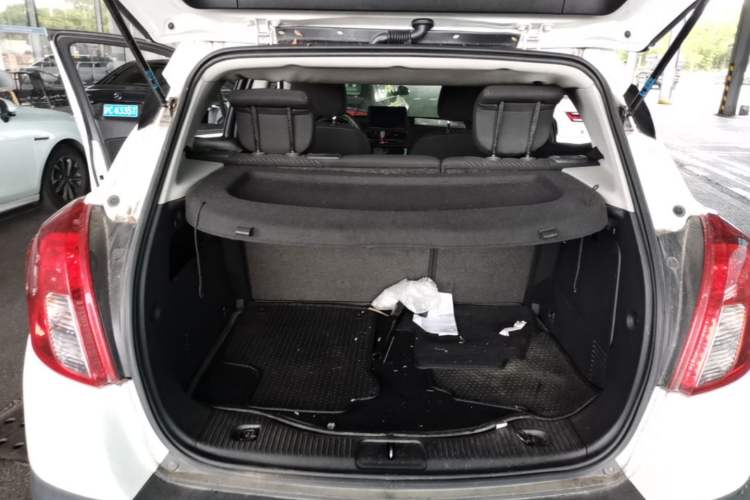 Used Buick Encore 2014 1.4T Automatic Two-Wheel Drive Urban Elite Model Trunk