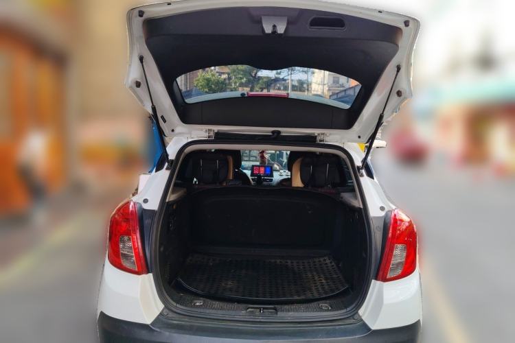 Used Buick Encore 2014 1.4T Manual Two-Wheel Drive Urban Advanced Model Trunk