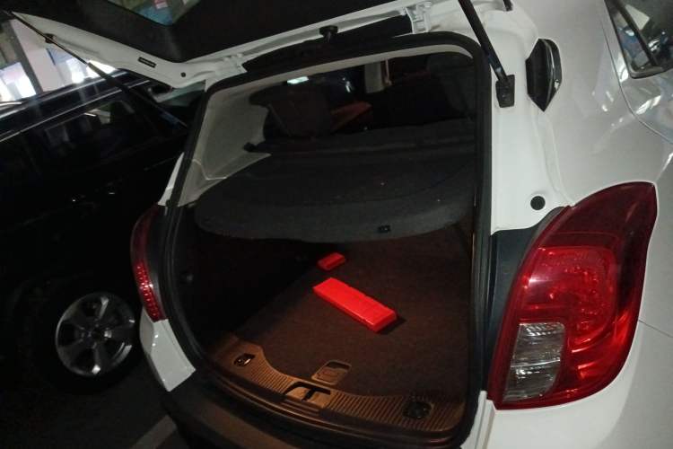 Used Buick Encore 2014 1.4T Automatic Two-Wheel Drive Urban Elite Model Trunk