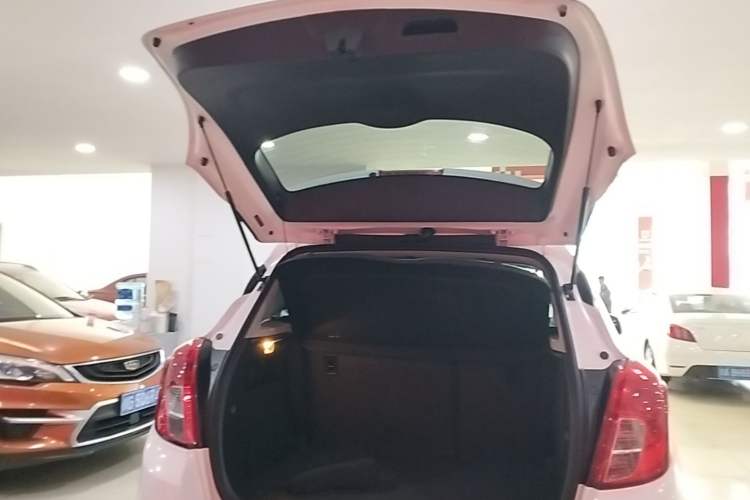 Used Buick Encore 2014 1.4T Automatic Two-Wheel Drive Urban Elite Model Trunk