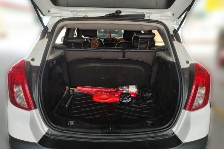 Used Buick Encore 2014 1.4T Automatic All-Wheel-Drive Flagship Edition Trunk