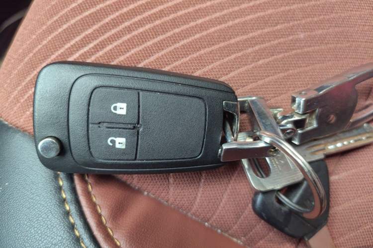 Used Buick Encore 2014 1.4T Automatic Two-Wheel Drive Urban Leading Model Vehicle Key