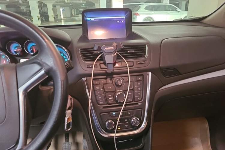 Used Buick Encore 2014 1.4T Manual Two-Wheel Drive Urban Advanced Model Audio And AC Panel