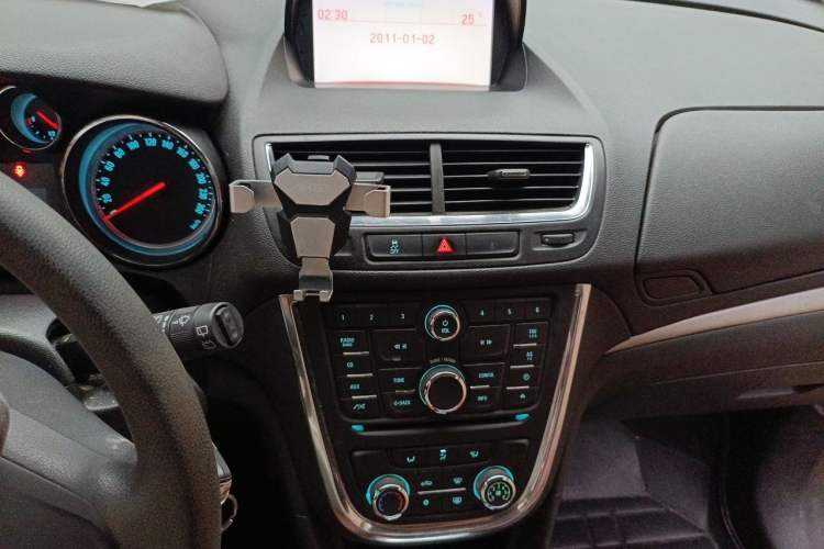 Used Buick Encore 2014 1.4T Automatic Two-Wheel Drive Urban Elite Model Audio And AC Panel