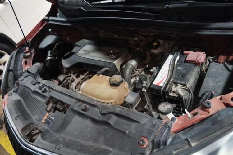 Used Buick Encore 2014 1.4T Manual Two-Wheel Drive Urban Sport Model Engine Bay