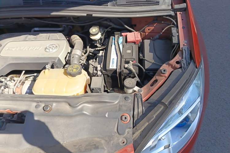 Used Buick Encore 2014 1.4T Automatic Two-Wheel Drive Urban Elite Model Engine Bay Left