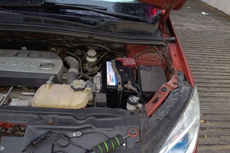 Used Buick Encore 2014 1.4T Automatic Two-Wheel Drive Urban Elite Model Engine Bay Left