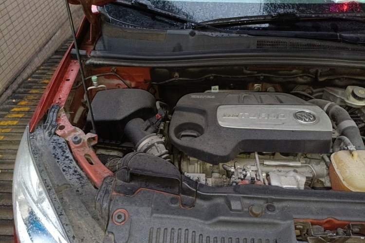 Used Buick Encore 2014 1.4T Automatic Two-Wheel Drive Urban Elite Model Engine Bay Right