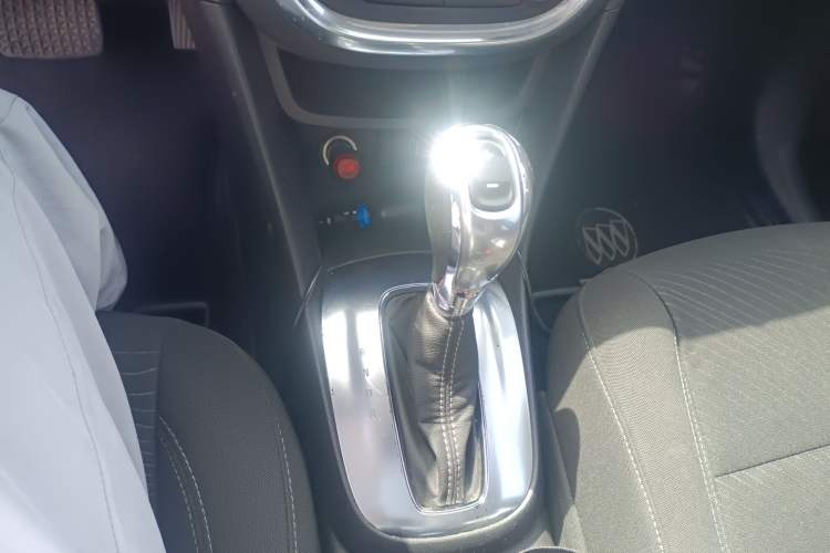 Used Buick Encore 2014 1.4T Automatic Two-Wheel Drive Urban Elite Model Gear Lever