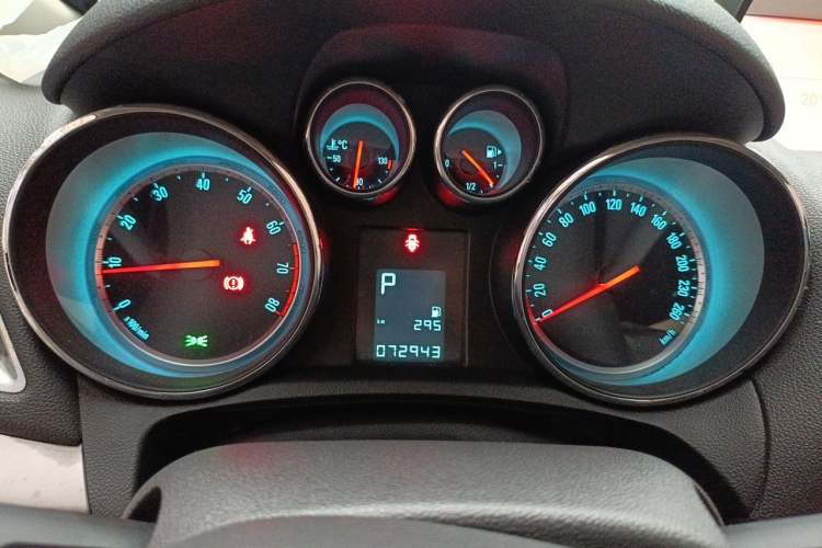 Used Buick Encore 2014 1.4T Automatic Two-Wheel Drive Urban Elite Model Instrument Cluster