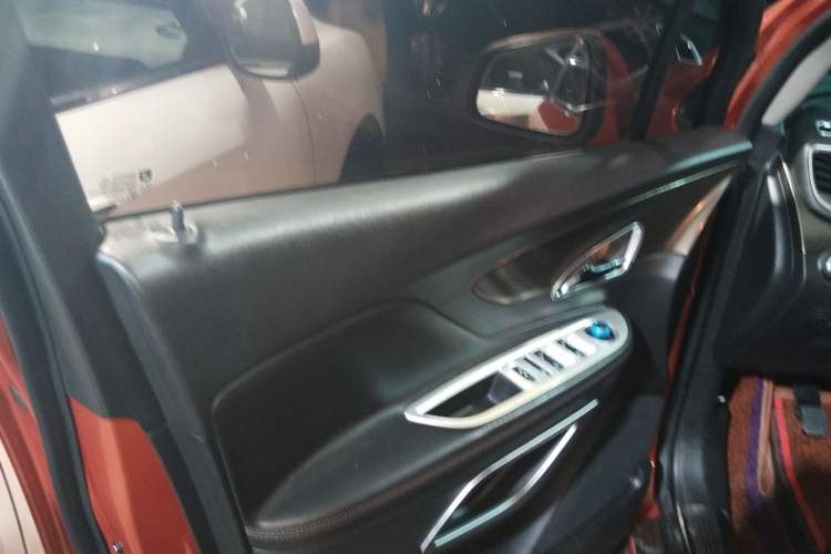 Used Buick Encore 2014 1.4T Manual Two-Wheel Drive Urban Sport Model Left Front Door Interior