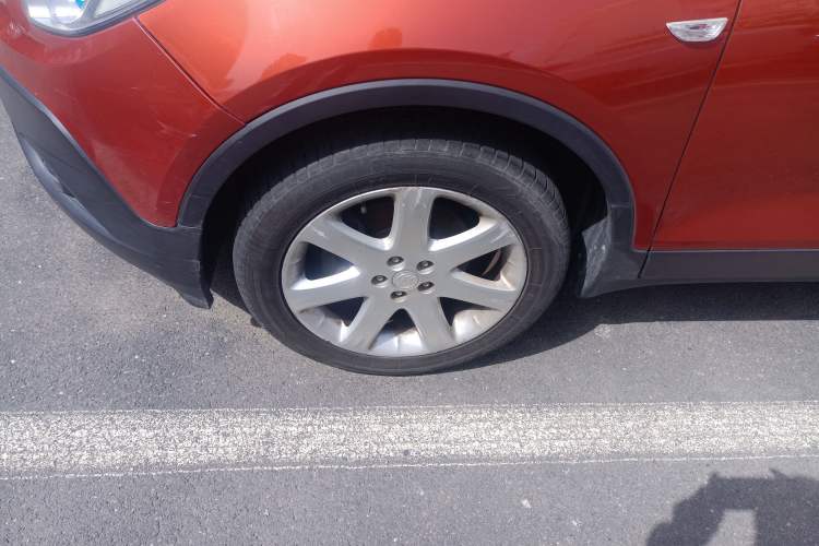 Used Buick Encore 2014 1.4T Automatic Two-Wheel Drive Urban Elite Model Left Front Wheel Hub