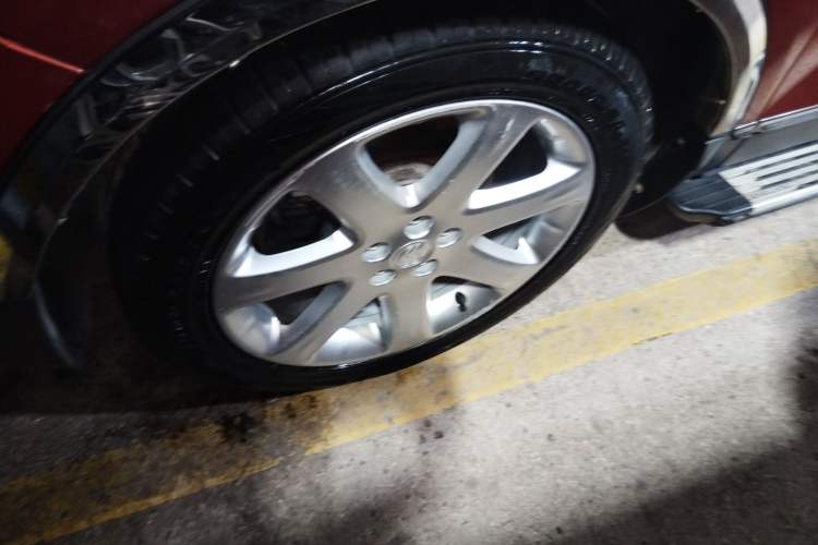 Used Buick Encore 2014 1.4T Manual Two-Wheel Drive Urban Sport Model Left Front Wheel Hub