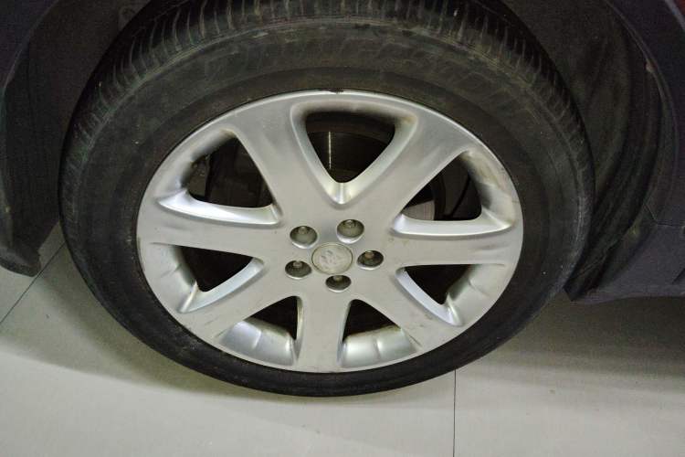 Used Buick Encore 2014 1.4T Manual Two-Wheel Drive Urban Advanced Model Left Front Wheel Hub