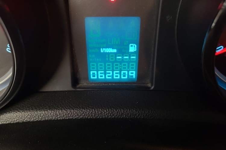 Used Buick Encore 2014 1.4T Manual Two-Wheel Drive Urban Advanced Model Odometer Close Up