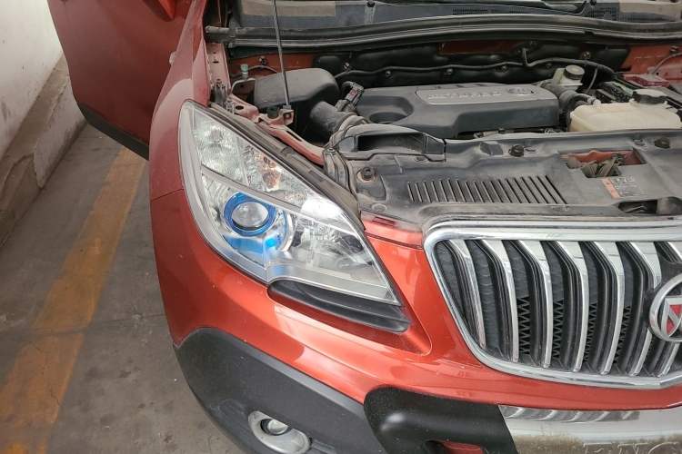 Used Buick Encore 2014 1.4T Manual Two-Wheel Drive Urban Advanced Model Right Front Headlight