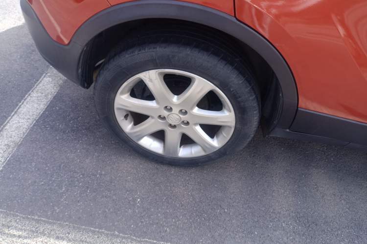 Used Buick Encore 2014 1.4T Automatic Two-Wheel Drive Urban Elite Model Right Rear Wheel Hub