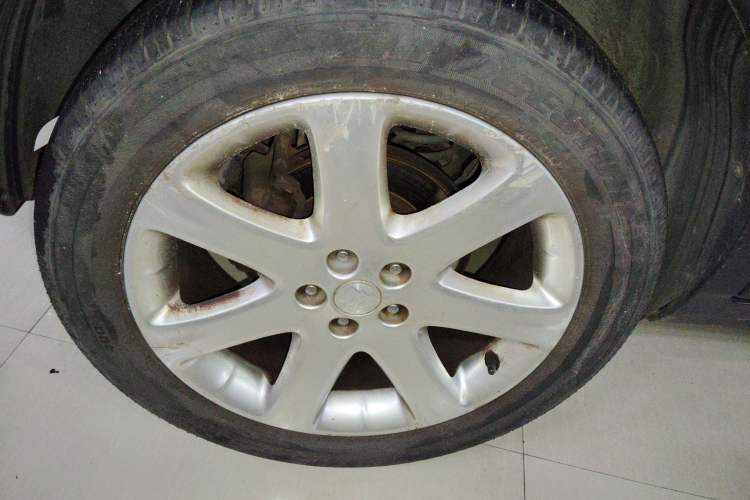 Used Buick Encore 2014 1.4T Manual Two-Wheel Drive Urban Advanced Model Right Rear Wheel Hub