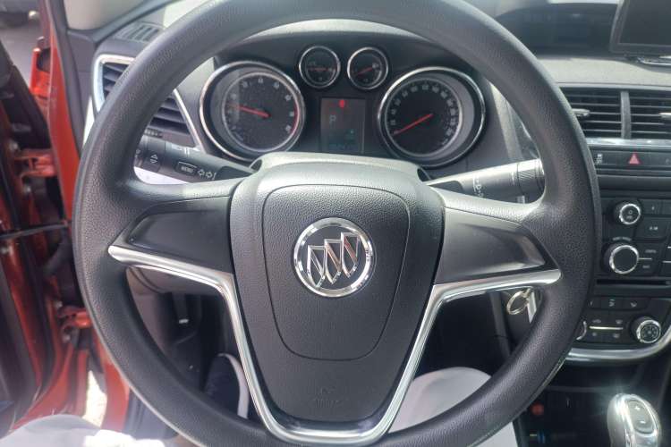 Used Buick Encore 2014 1.4T Automatic Two-Wheel Drive Urban Elite Model Steering Wheel