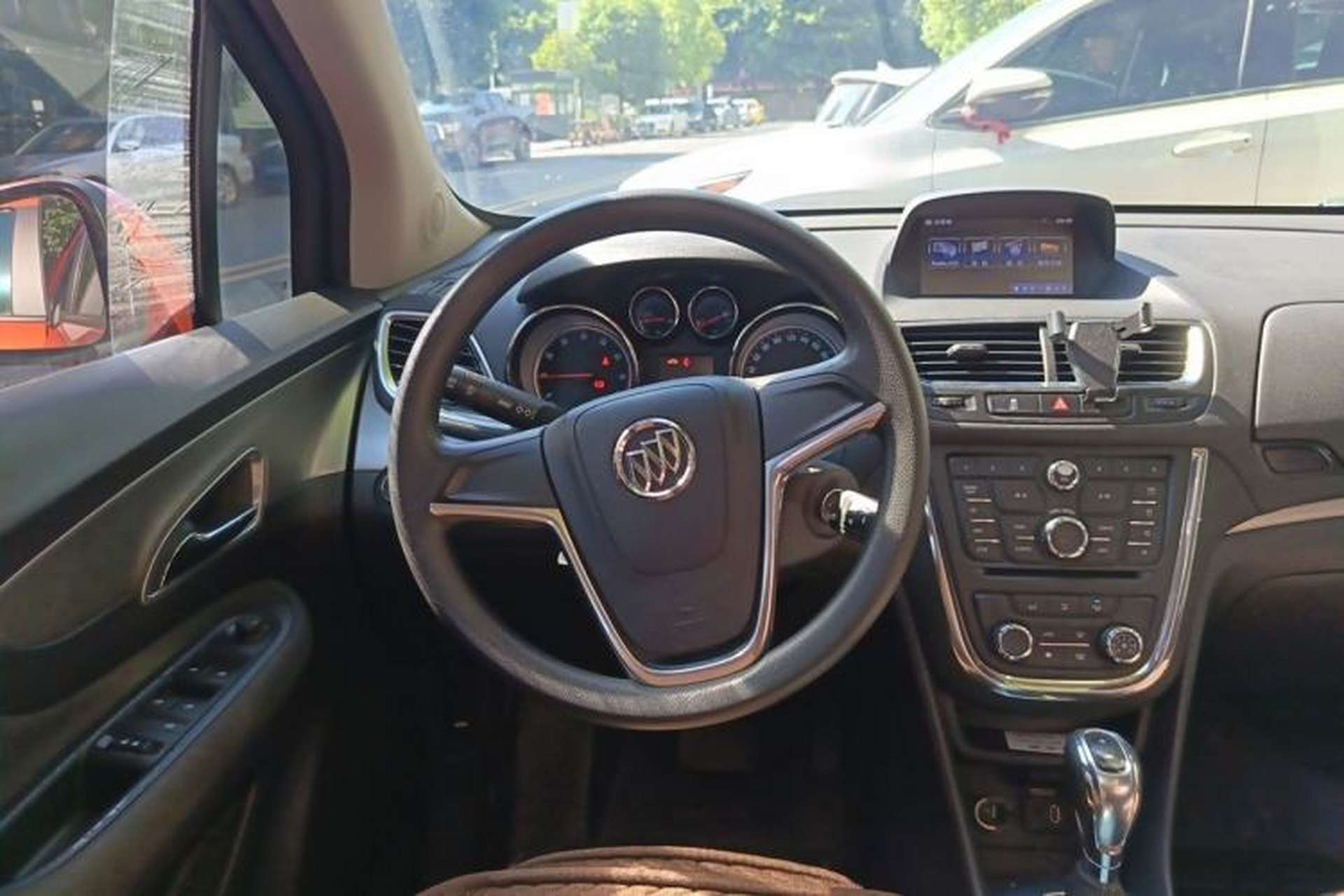 Used Buick Encore 2014 1.4T Automatic Two-Wheel Drive Urban Elite Model Steering Wheel