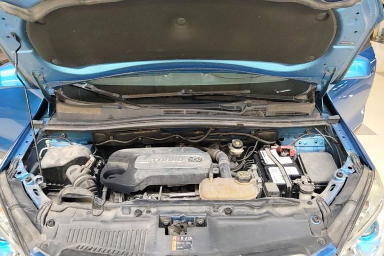 Used Buick Encore 2015 1.4T Automatic Two-Wheel Drive Urban Elite Version Engine Bay