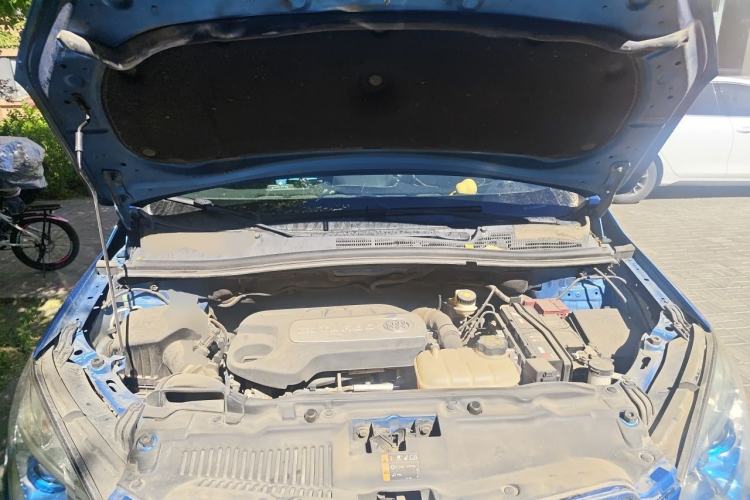 Used Buick Encore 2015 1.4T Automatic Two-Wheel Drive Urban Leading Model Engine Bay