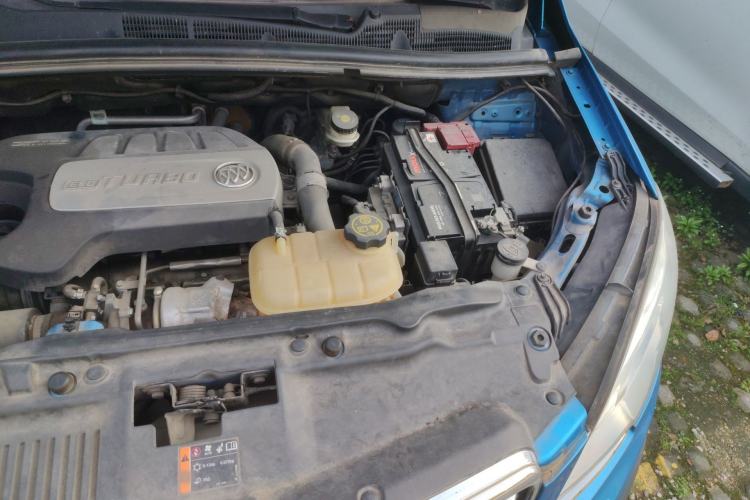 Used Buick Encore 2015 1.4T Automatic Two-Wheel Drive Urban Elite Version Engine Bay Left