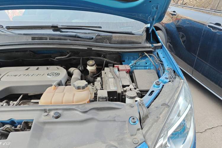 Used Buick Encore 2015 1.4T Automatic Two-Wheel Drive Urban Leading Model Engine Bay Left