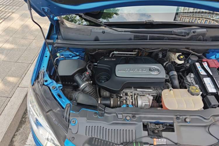 Used Buick Encore 2015 1.4T Automatic Two-Wheel Drive Urban Leading Model Engine Bay Right
