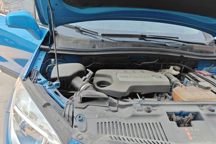Used Buick Encore 2015 1.4T Automatic Two-Wheel Drive Urban Leading Model Engine Bay Right