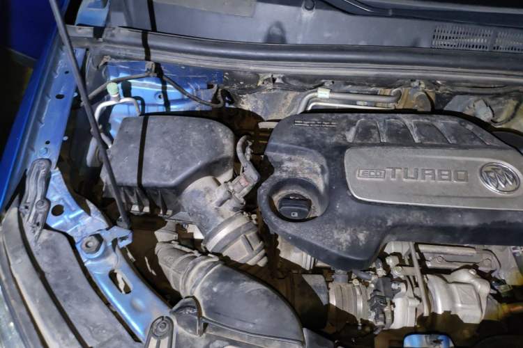 Used Buick Encore 2015 1.4T Automatic Two-Wheel Drive Urban Elite Version Engine Bay Right