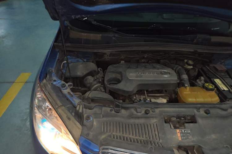 Used Buick Encore 2015 1.4T Automatic Two-Wheel Drive Urban Leading Model Engine Bay Right