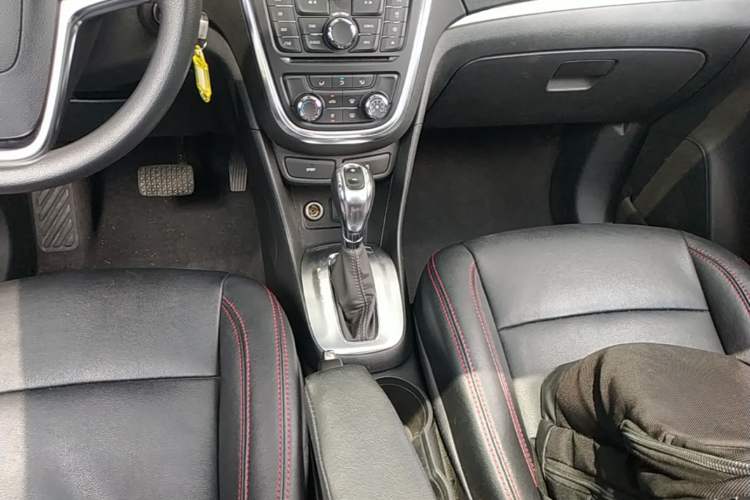 Used Buick Encore 2015 1.4T Automatic Two-Wheel Drive Urban Elite Version Gear Lever