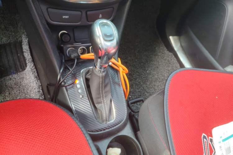 Used Buick Encore 2015 1.4T Automatic Two-Wheel Drive Urban Elite Version Gear Lever