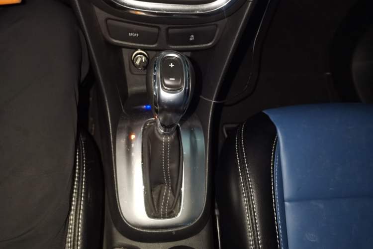 Used Buick Encore 2015 1.4T Automatic Two-Wheel Drive Urban Elite Version Gear Lever