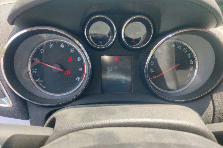 Used Buick Encore 2015 1.4T Automatic Two-Wheel Drive Urban Elite Version Instrument Cluster