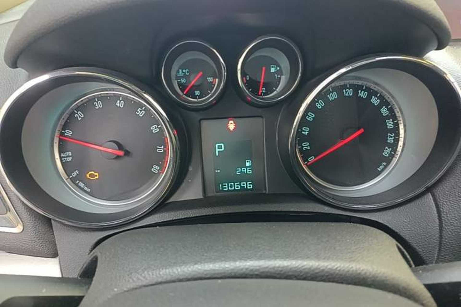 Used Buick Encore 2015 1.4T Automatic Two-Wheel Drive Urban Leading Model Instrument Cluster
