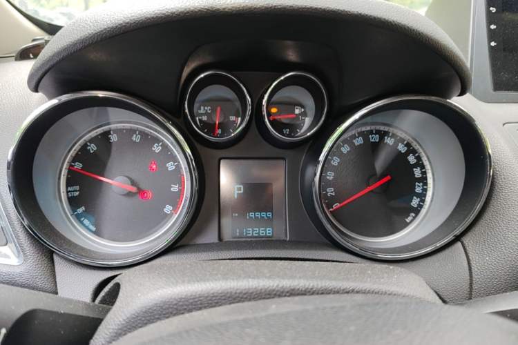 Used Buick Encore 2015 1.4T Automatic Two-Wheel Drive Urban Elite Version Instrument Cluster