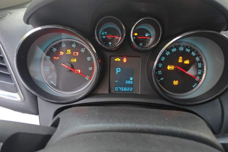 Used Buick Encore 2015 1.4T Automatic Two-Wheel Drive Urban Elite Version Instrument Cluster