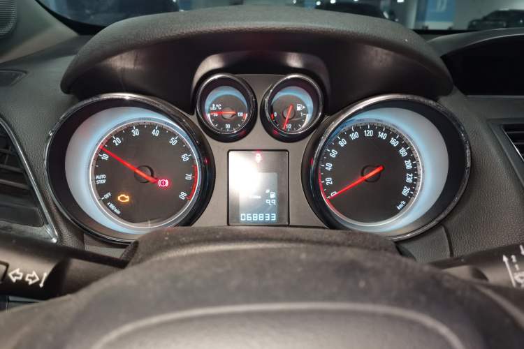 Used Buick Encore 2015 1.4T Automatic Two-Wheel Drive Urban Elite Version Instrument Cluster