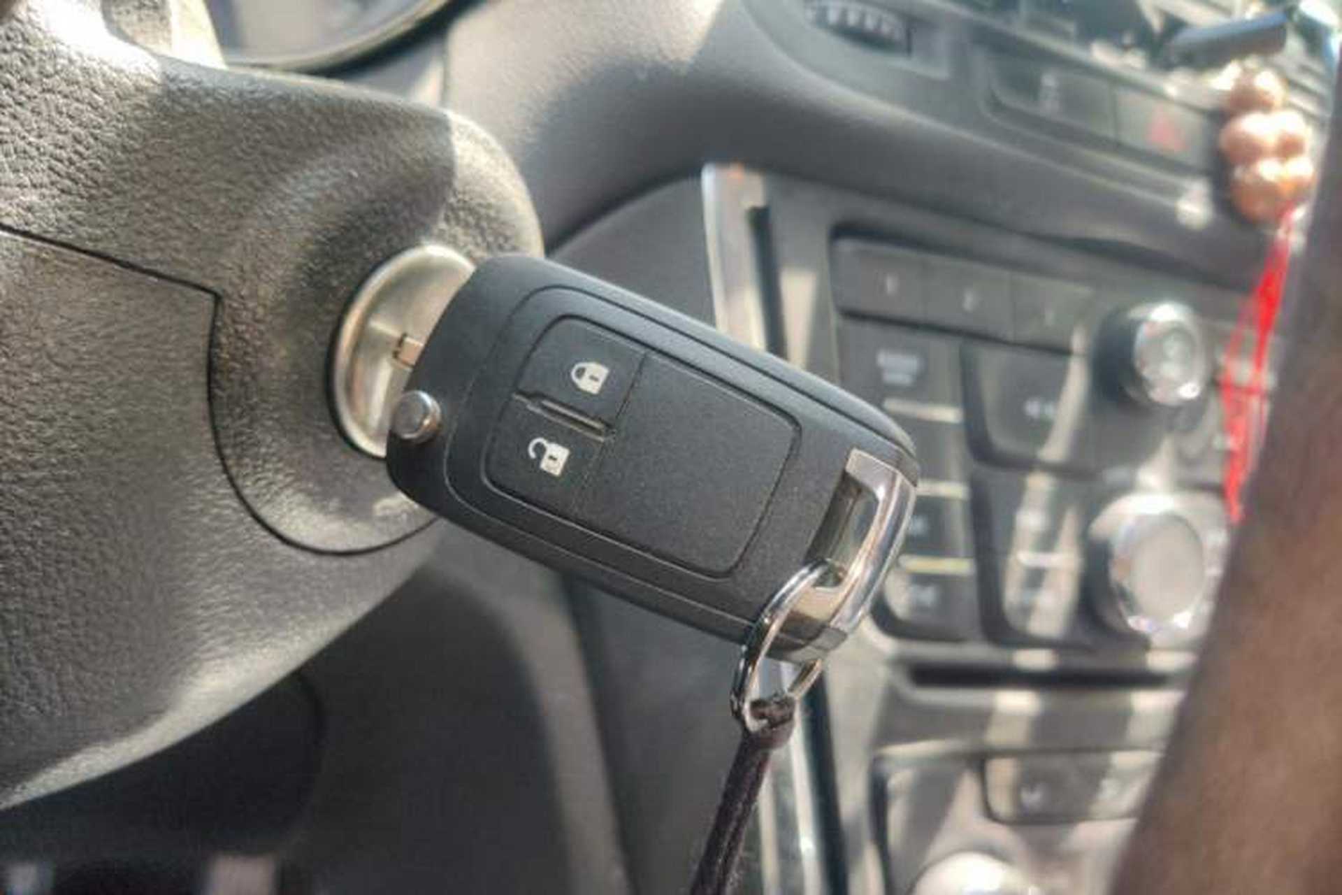 Used Buick Encore 2015 1.4T Automatic Two-Wheel Drive Urban Elite Version Interior 1