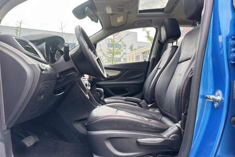 Used Buick Encore 2015 1.4T Automatic Two-Wheel Drive Urban Elite Version Interior 1