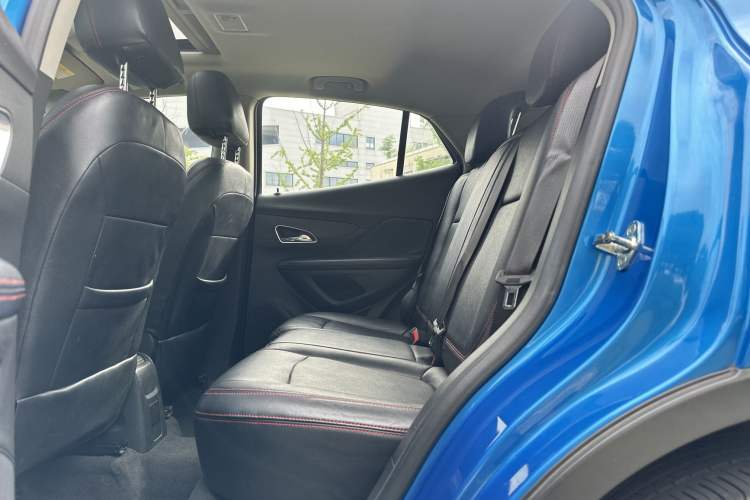 Used Buick Encore 2015 1.4T Automatic Two-Wheel Drive Urban Elite Version Interior 2