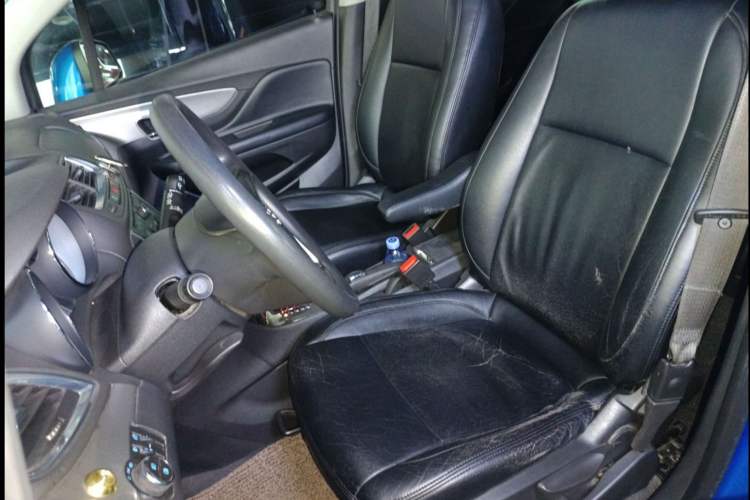Used Buick Encore 2015 1.4T Automatic Two-Wheel Drive Urban Elite Version Interior 2