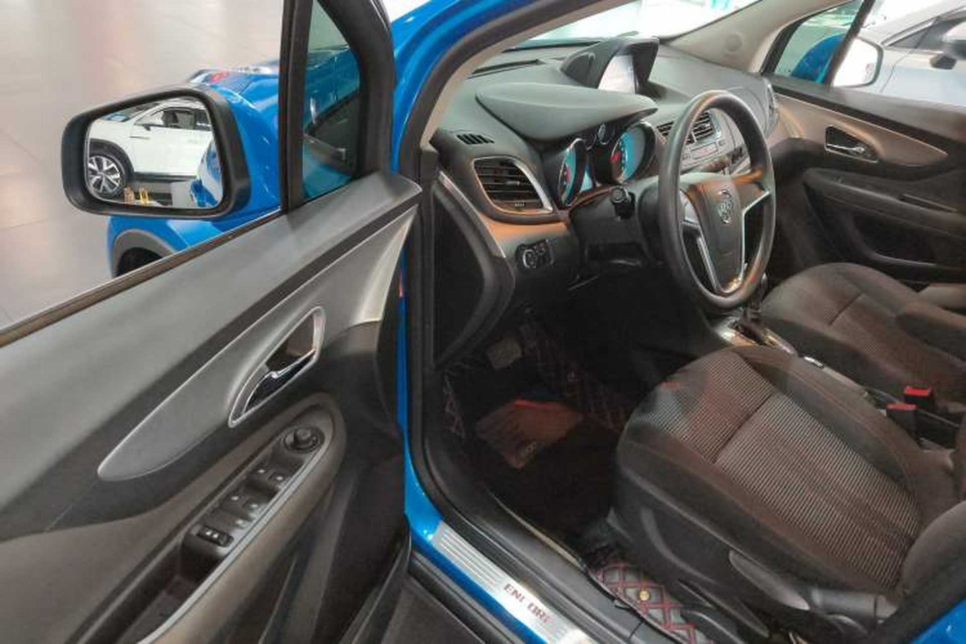 Used Buick Encore 2015 1.4T Automatic Two-Wheel Drive Urban Elite Version Interior 3