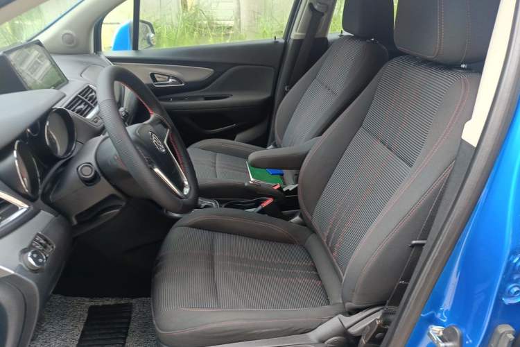Used Buick Encore 2015 1.4T Automatic Two-Wheel Drive Urban Elite Version Left Front Seat