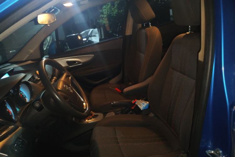 Used Buick Encore 2015 1.4T Automatic Two-Wheel Drive Urban Elite Version Left Front Seat