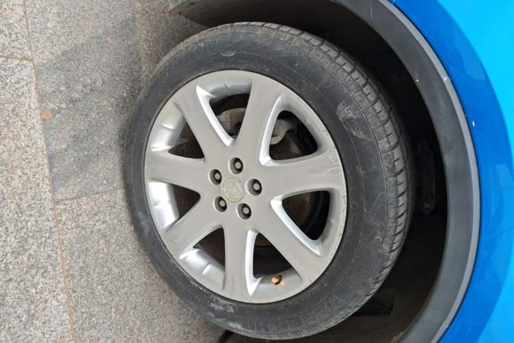 Used Buick Encore 2015 1.4T Automatic Two-Wheel Drive Urban Elite Version Left Front Wheel Hub