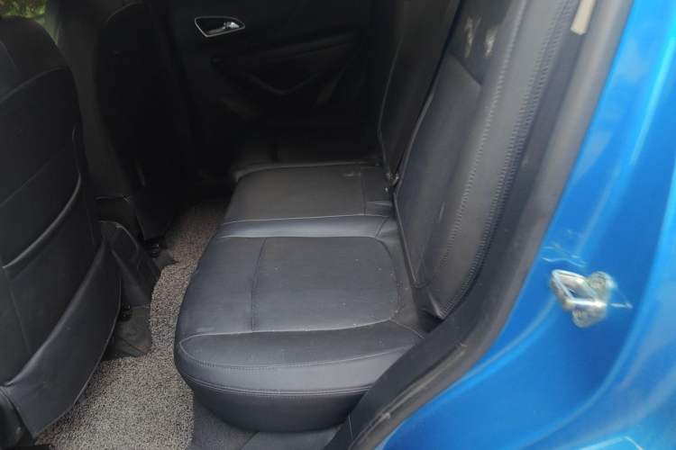 Used Buick Encore 2015 1.4T Automatic Two-Wheel Drive Urban Elite Version Left Rear Seat